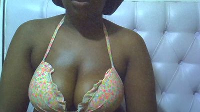 Sweetass002 live cam on Cam4