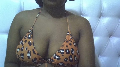 Sweetass002 live cam on Cam4