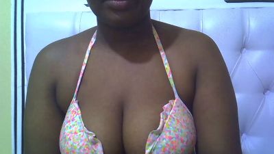 Sweetass002 live cam on Cam4