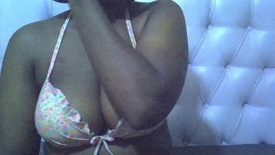 Sweetass002 live cam on Cam4