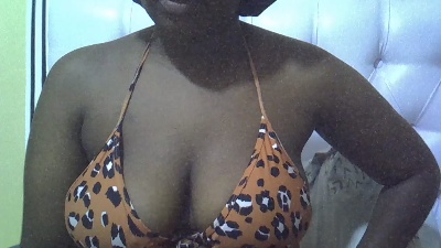 Sweetass002 live cam on Cam4
