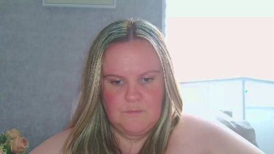 Sweetcheeks84 live cam on Cam4
