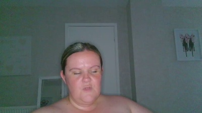 Sweetcheeks84 live cam on Cam4