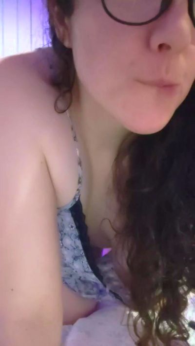 Sweetdelight69 live cam on Cam4