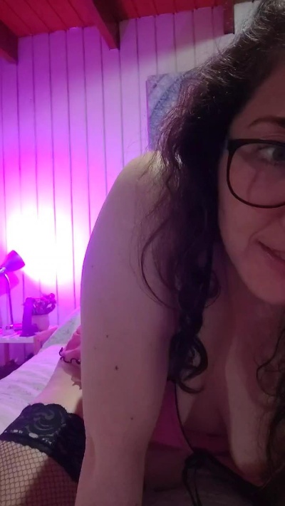 Sweetdelight69 live cam on Cam4