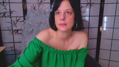 Sweetlonglips_ live cam on Cam4