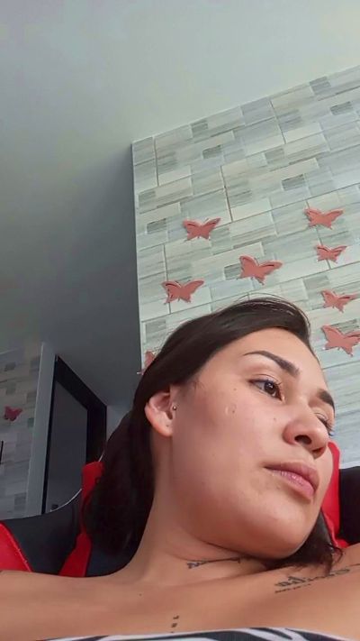 Sweetmilk3 live cam on Cam4