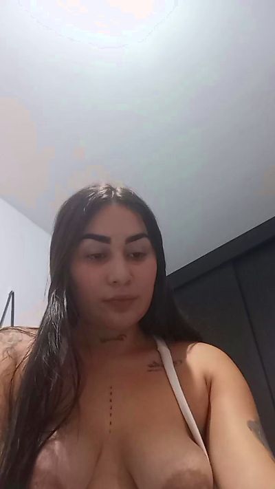 Sweetmilk3 live cam on Cam4