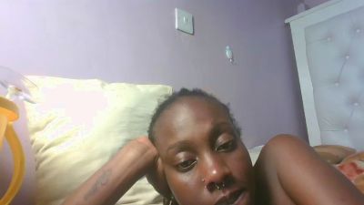 Sweetnova live cam on Cam4