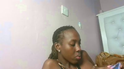 Sweetnova live cam on Cam4