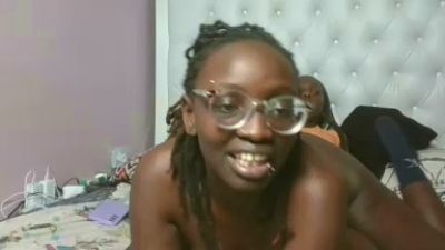 Sweetnova live cam on Cam4