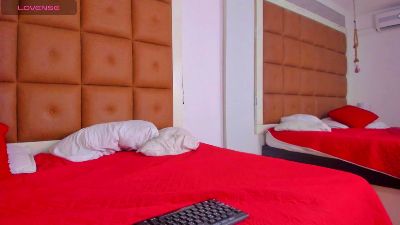 SweettCanela live cam on Cam4
