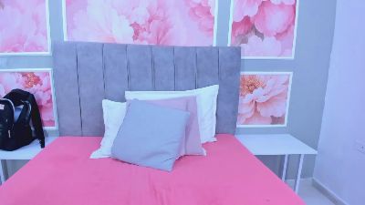 Sweett_Melodi live cam on Cam4