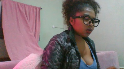 Sylvianah live cam on Cam4