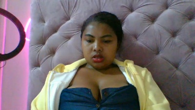 Sylvianah live cam on Cam4