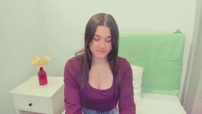 SylvieAlone live cam on Cam4