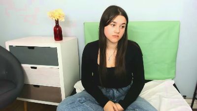 SylvieAlone live cam on Cam4