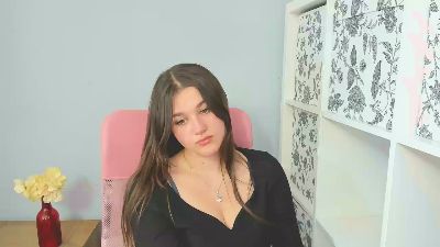 SylvieAlone live cam on Cam4
