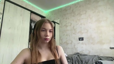 SyreetaAllaire live cam on Cam4