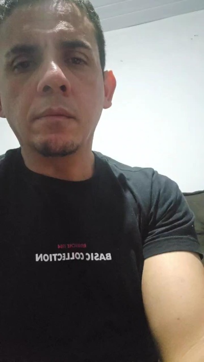 TIAGUIN live cam on Cam4