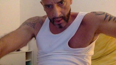 TOMMY1512 live cam on Cam4