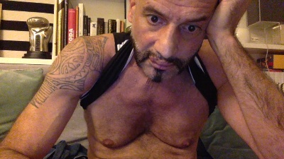 TOMMY1512 live cam on Cam4