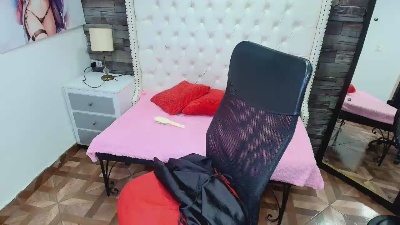 TRINY_TS live cam on Cam4