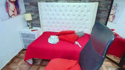 TRINY_TS live cam on Cam4