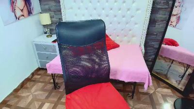 TRINY_TS live cam on Cam4