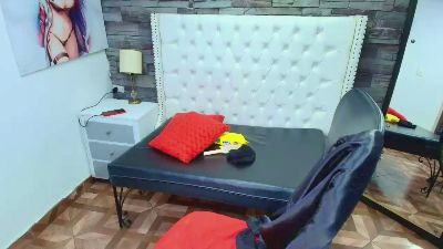 TRINY_TS live cam on Cam4