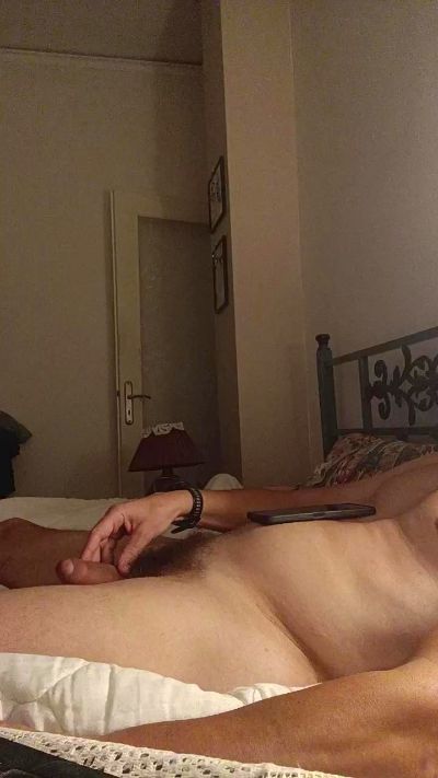 T_NIKAIA live cam on Cam4