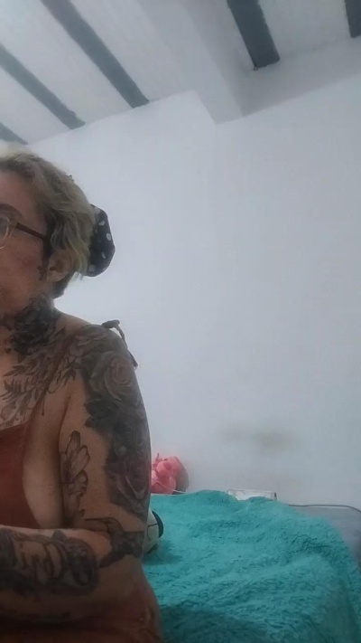 Taladra live cam on Cam4