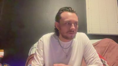 Tallhungcloudy live cam on Cam4