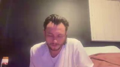 Tallhungcloudy live cam on Cam4