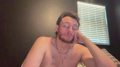 Tallhungcloudy live cam on Cam4
