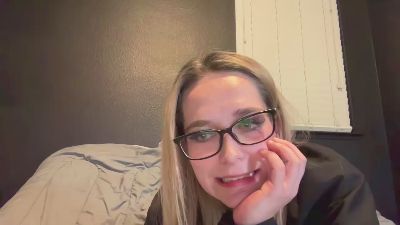 Tallhungcloudy live cam on Cam4
