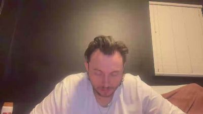 Tallhungcloudy live cam on Cam4