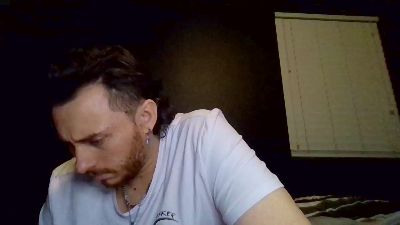 Tallhungcloudy live cam on Cam4