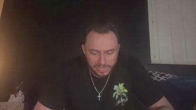 Tallhungcloudy live cam on Cam4