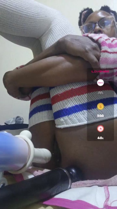 TamyzaM live cam on Cam4