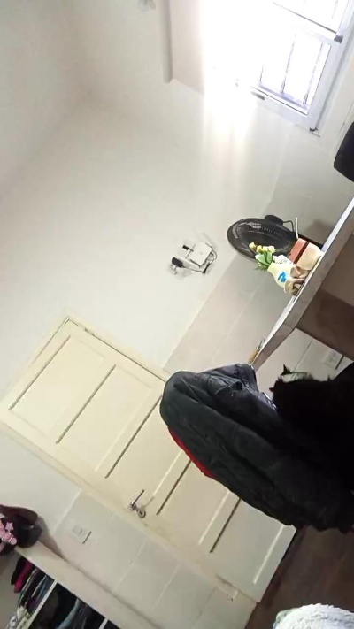 Taniafemme live cam on Cam4