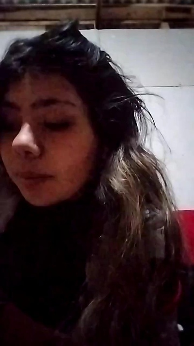 Taniamua69 live cam on Cam4