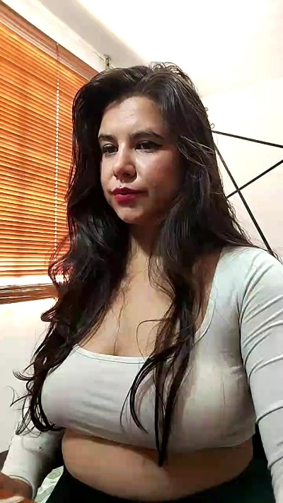 Tannia_Ford live cam on Cam4
