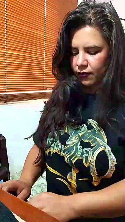 Tannia_Ford live cam on Cam4