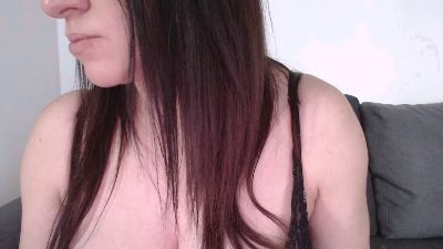 TaraLucky live cam on Cam4