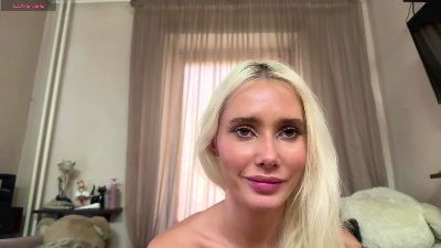 TarahFaris live cam on Cam4