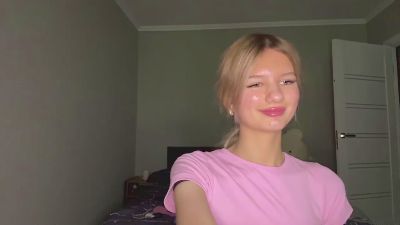 TasiaHarang live cam on Cam4