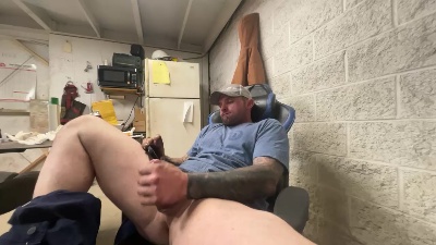 Tattd_DadBod777 live cam on Cam4