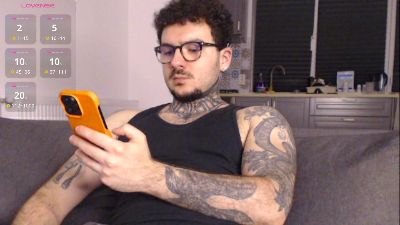TattedCurls live cam on Cam4