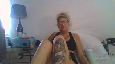 Tattedbadassx live cam on Cam4